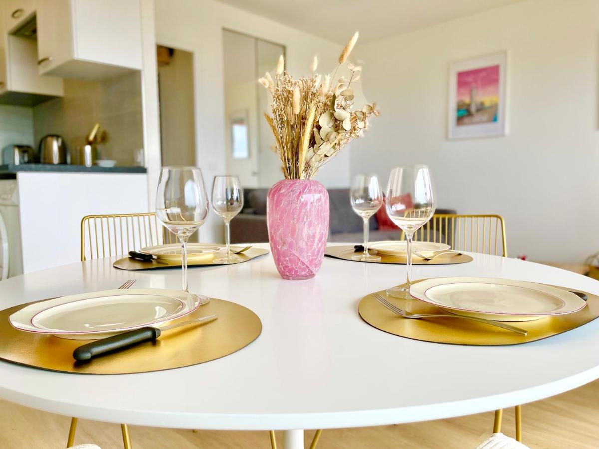 Le Clos Des Mouettes: Beachfront Haven With Wi-fi And Private Parking * Clohars-Carnoet