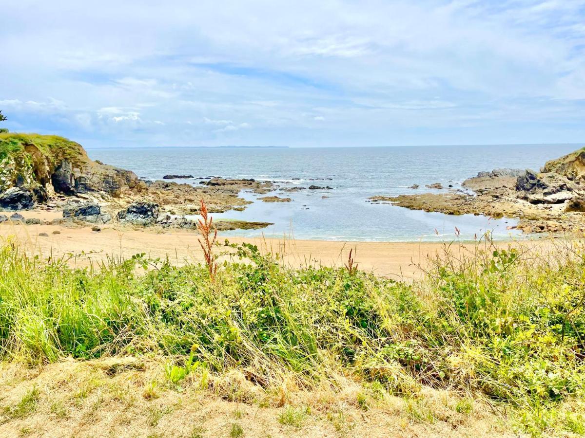 Apartment Le Clos Des Mouettes: Beachfront Haven With Wi-fi And Private Parking Clohars-Carnoet